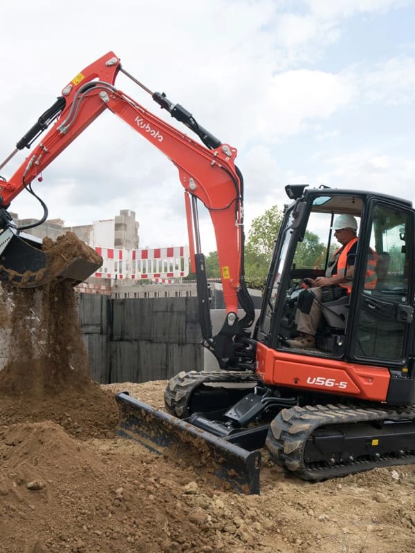 Servicii de inchiriere miniexcavator pentru lucrari de demolare în Cluj