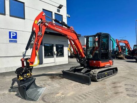 pret inchiriere miniexcavator