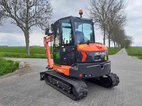 pret inchiriere miniexcavator